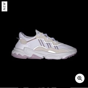 black ozweego size 7